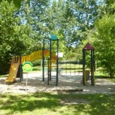 6 Pers. Sans Cuisine Avec Terrasse - Api-1-52-532 Campsite Badefols-sur-Dordogne